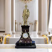 Интерьерные часы «Пётр I» из креноида и долерита — оригинальный подарок — фотография 1