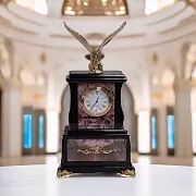 Сувенирные настольные часы «Орел» из родонита — необычный подарок — фотография 1