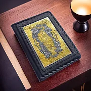 На память: Кожаная обложка на паспорт «Тигр» — фотография 1