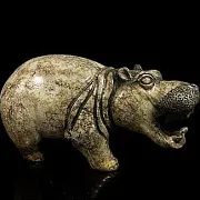 Ручная работа: Скульптура из кальцита «Бегемотик» — фотография 2